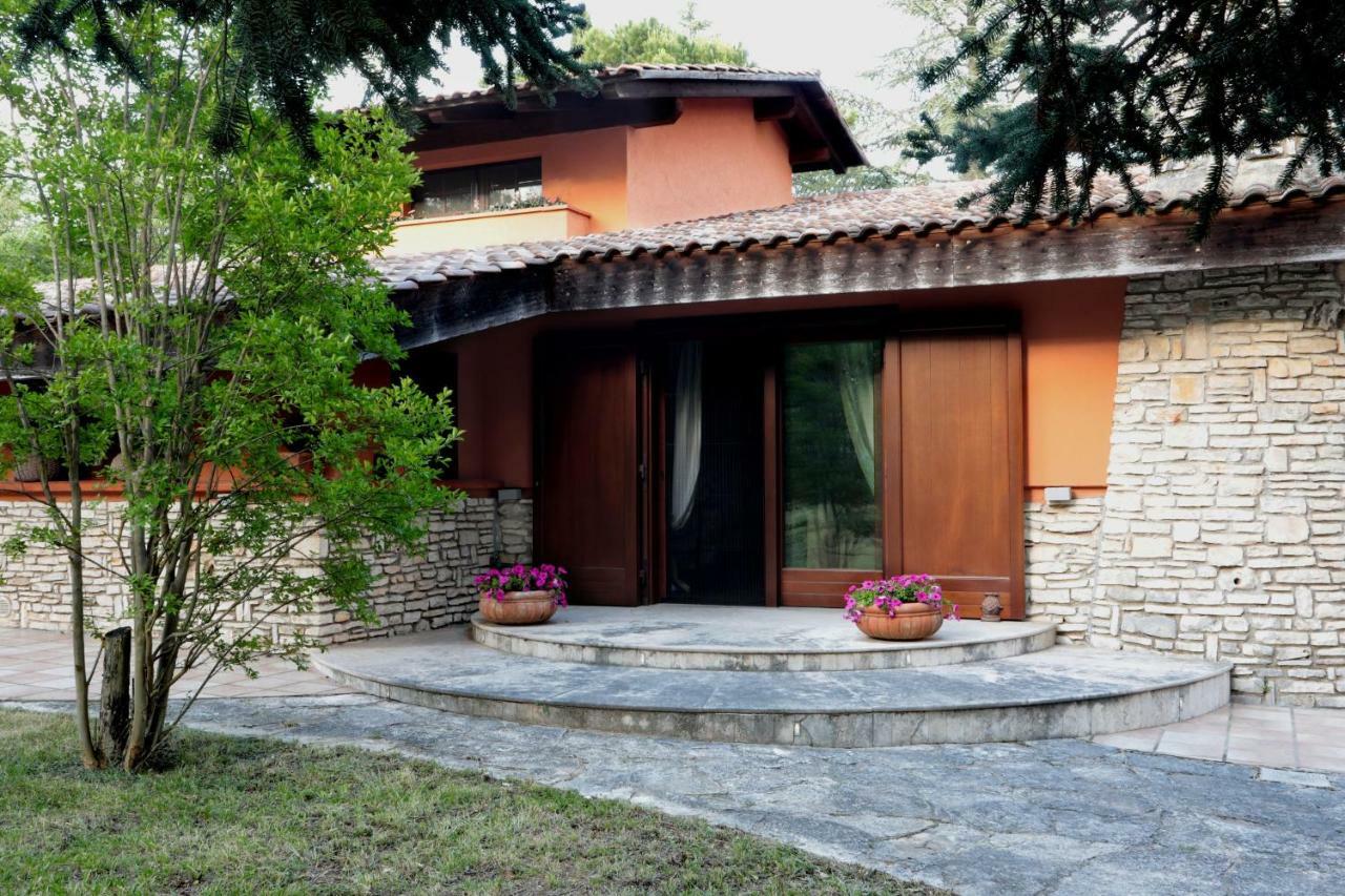 I Lari Castel Del Monte Bed & Breakfast Кастел дел Монте Екстериор снимка