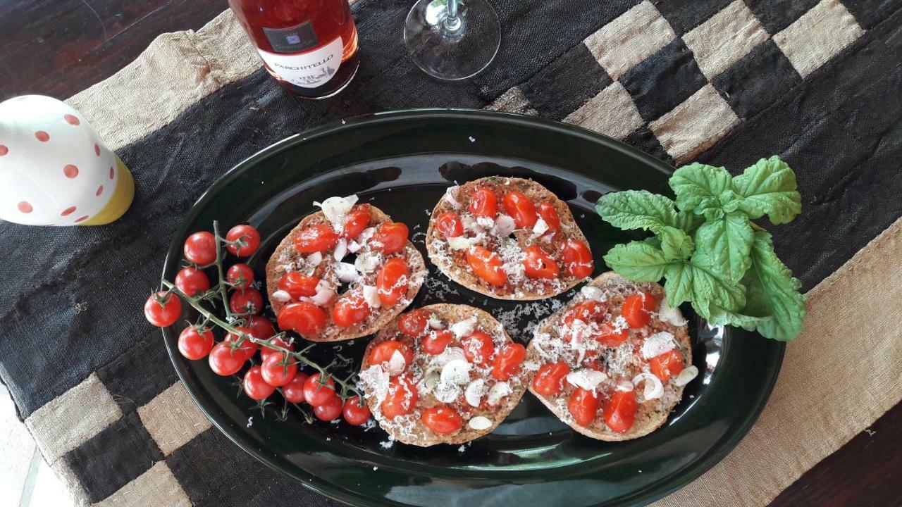 I Lari Castel Del Monte Bed & Breakfast Кастел дел Монте Екстериор снимка